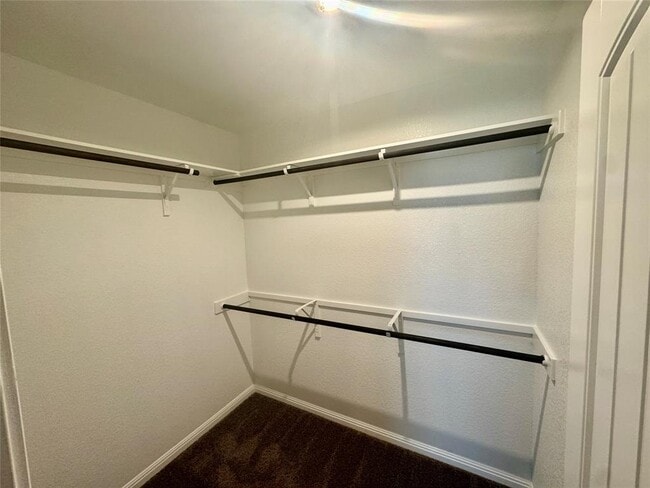 Building Photo - 112 Buckthorn Dr