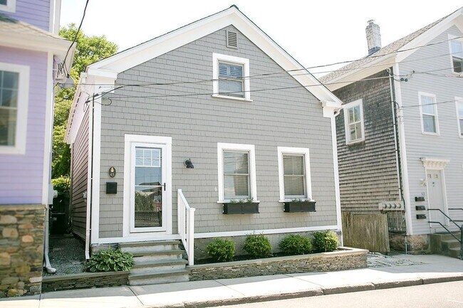 Building Photo - 45 Holland St