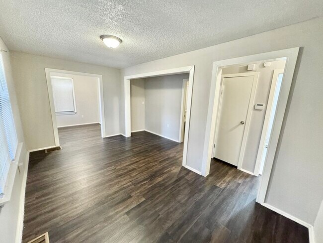 Building Photo - 655 Granada Rd