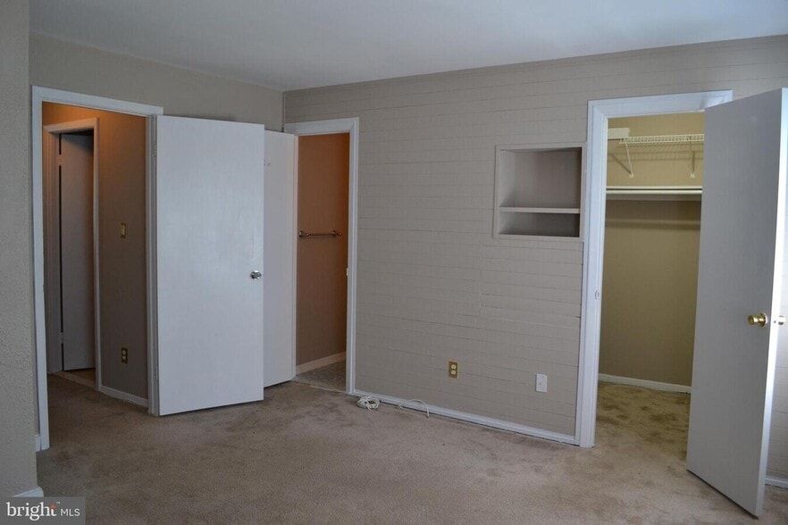 Master bedroom - 302 Hometown Way