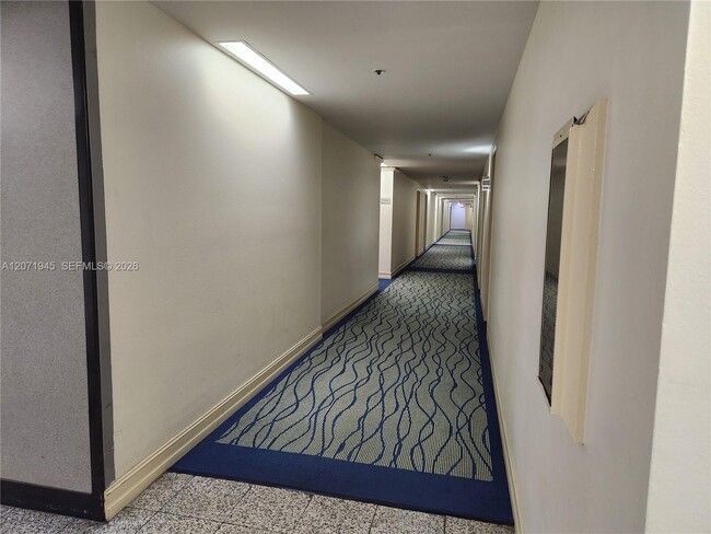 Building Photo - 7601 E Treasure Dr