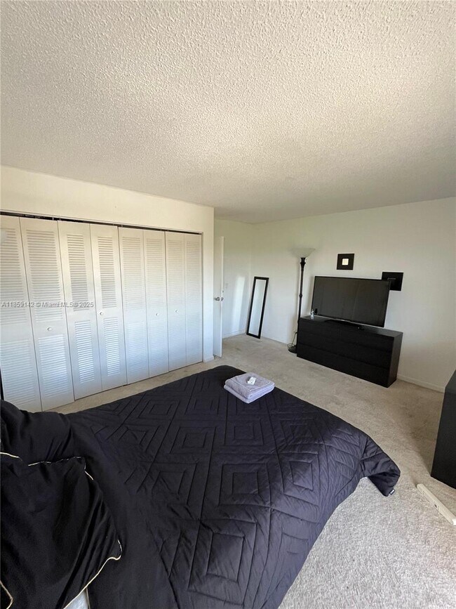 Building Photo - 13499 Biscayne Blvd