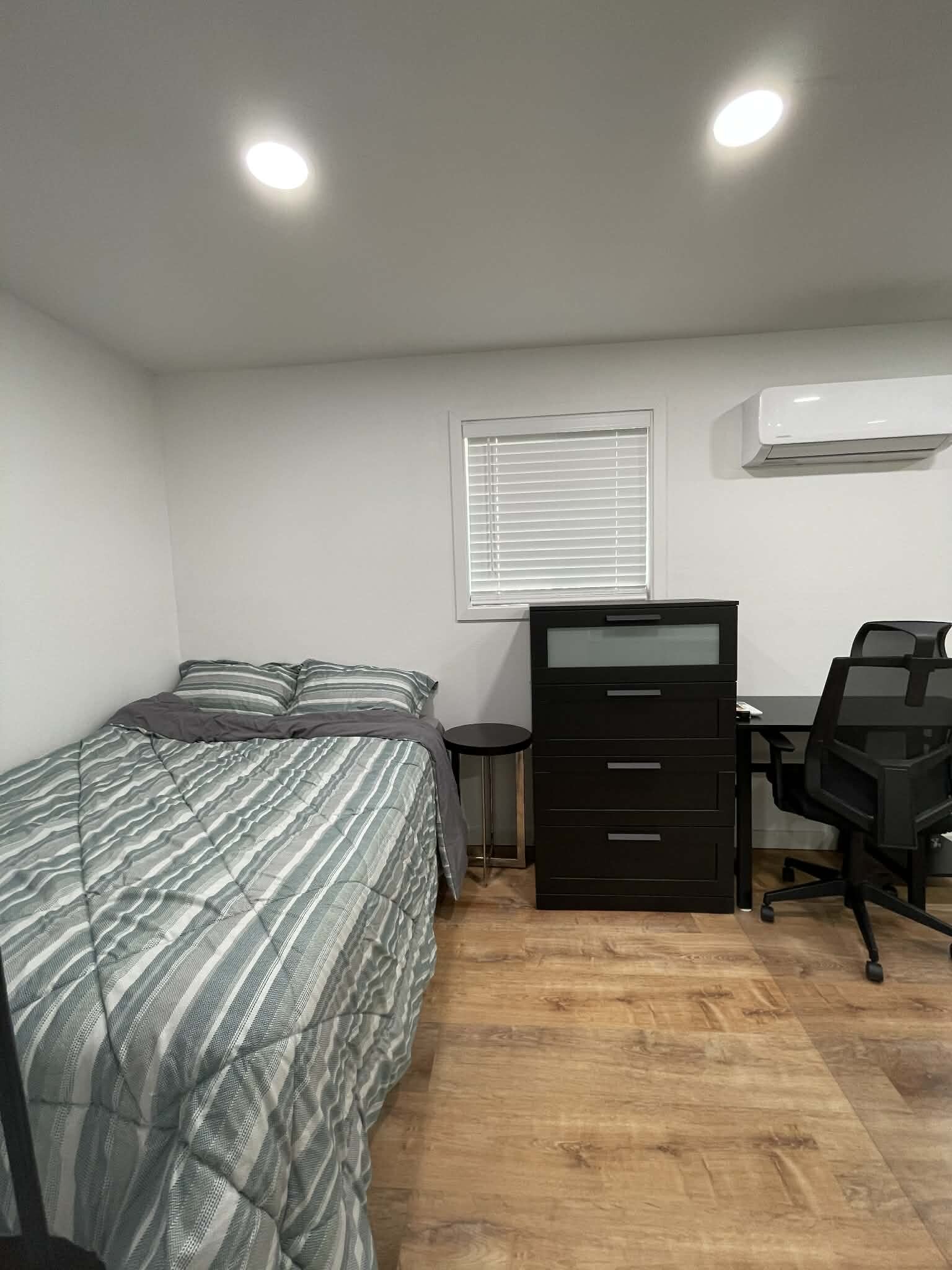 Building Photo - 704 NE 53rd St