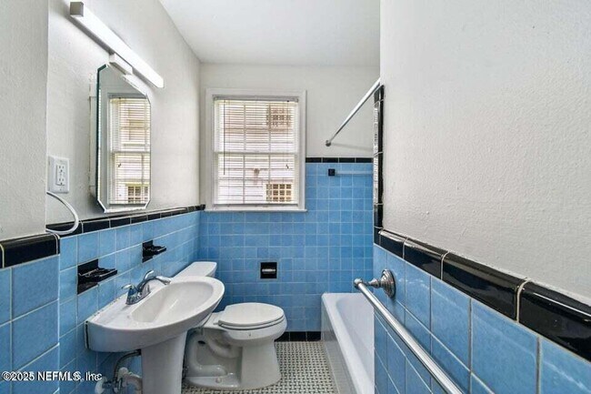 Building Photo - 3658 Herschel St