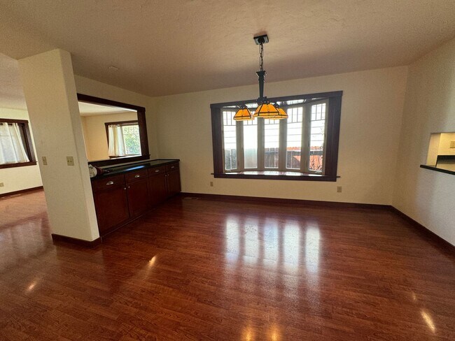 Building Photo - 4br/3bth CRAFTSMAN STYLE HOUSE in Arcata