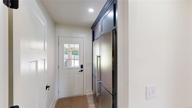 Building Photo - Available December!