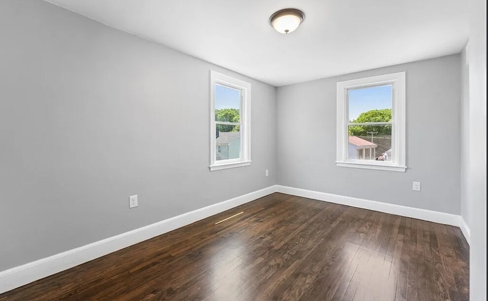 Building Photo - 71 Gladeside Ave