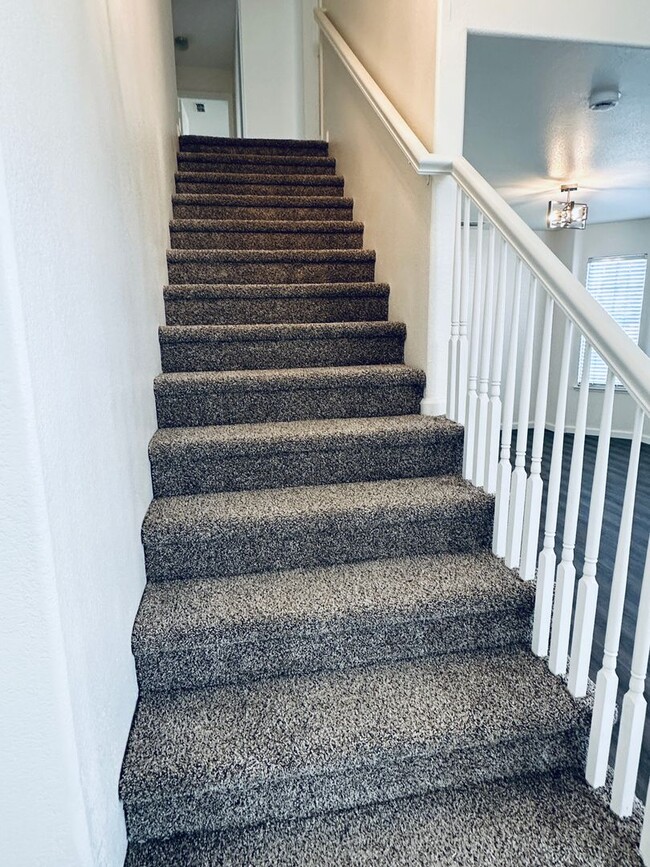 Building Photo - Elk Grove - HOUSE  FOR RENT!