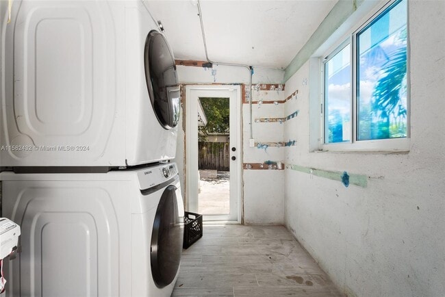 Building Photo - 2018 NE 19th St