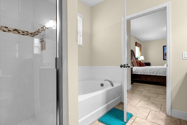 Building Photo - 5259 Wildwood Wy