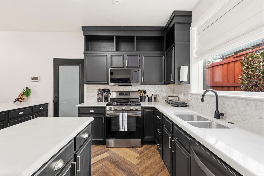 Building Photo - 3508 Misty Meadow Dr