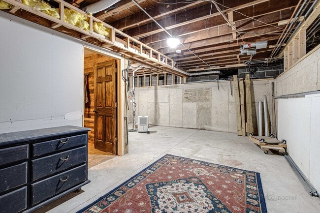 Building Photo - 630 Whitney Ave