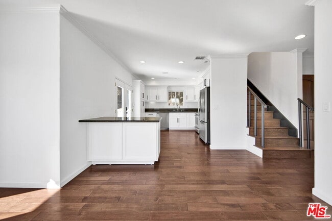 Building Photo - 2124 Reservoir St