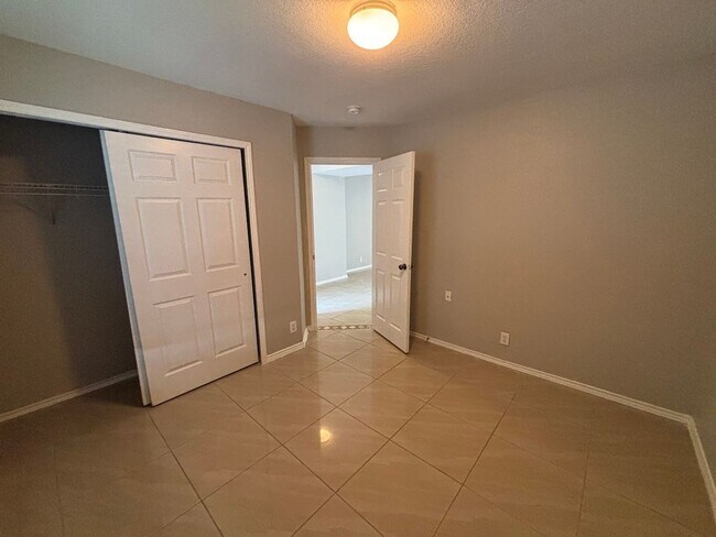 Building Photo - Charming 2 Bedroom, 2 Bathroom Home in Pri...