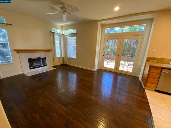 Building Photo - 149 Heritage Park Dr