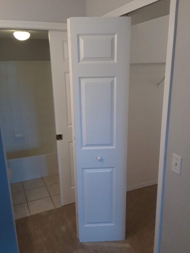 Building Photo - Fairway Island 534