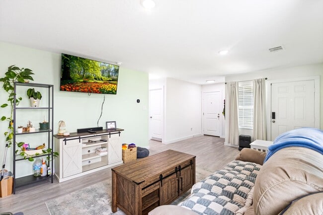 Building Photo - 3 Bedroom/2 Bath WaterWheel Subdivision