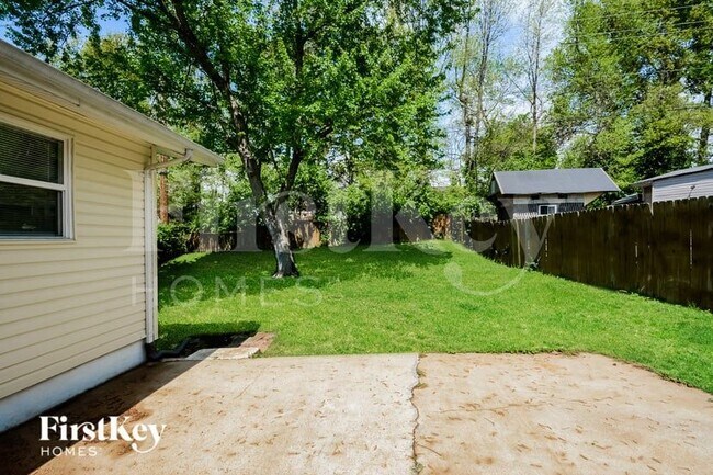 Building Photo - 1555 Florida Dr