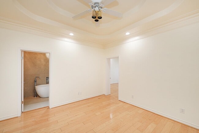 Building Photo - 314 Bordeaux Dr