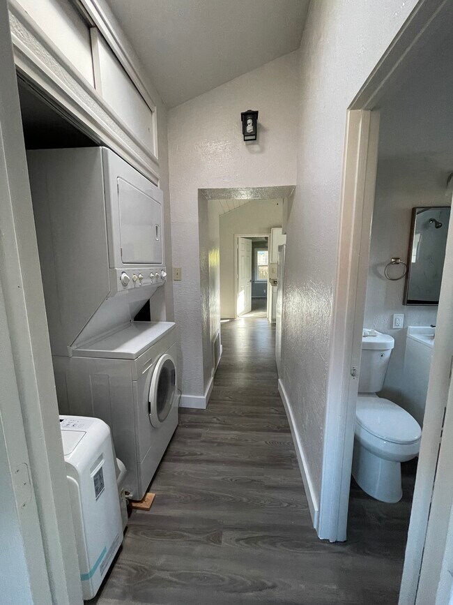 Building Photo - Barelas