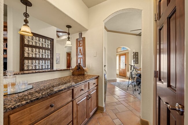 Building Photo - 3404 Comanche Trace Dr