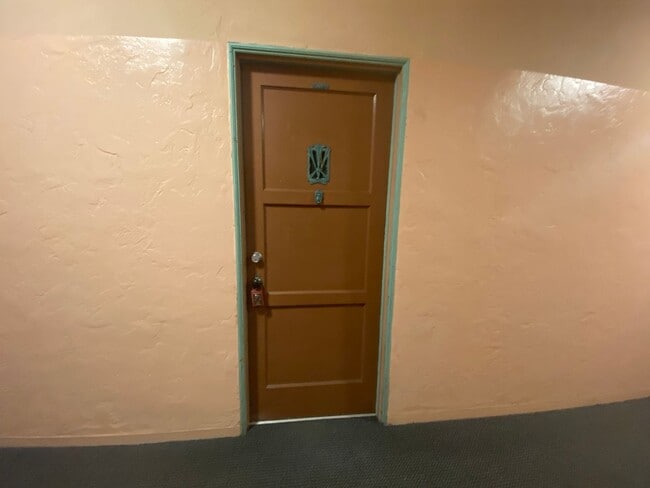 Interior Photo - 521