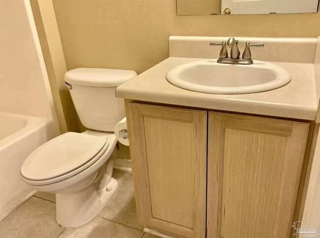 Building Photo - 2470 Trailwood Dr