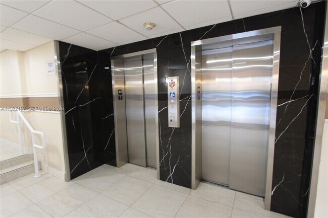 Building Photo - 4550 NW 9th St