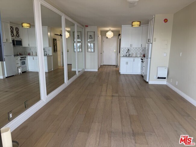 Building Photo - 26664 Seagull Way