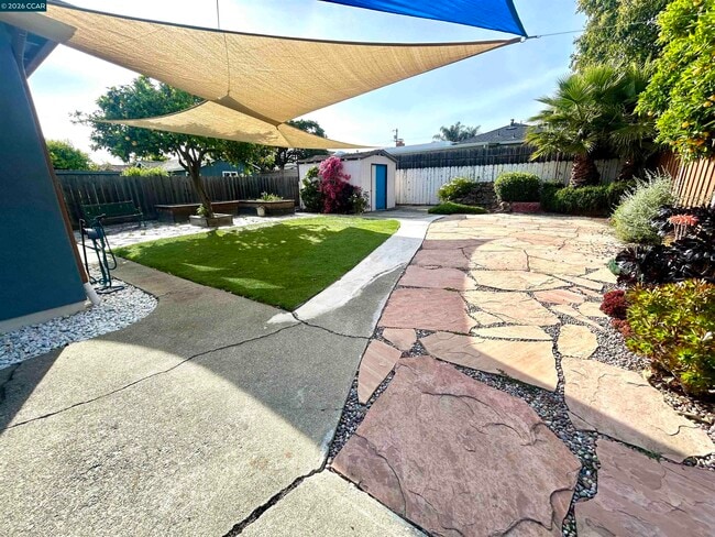 Building Photo - 356 Frederic Ave