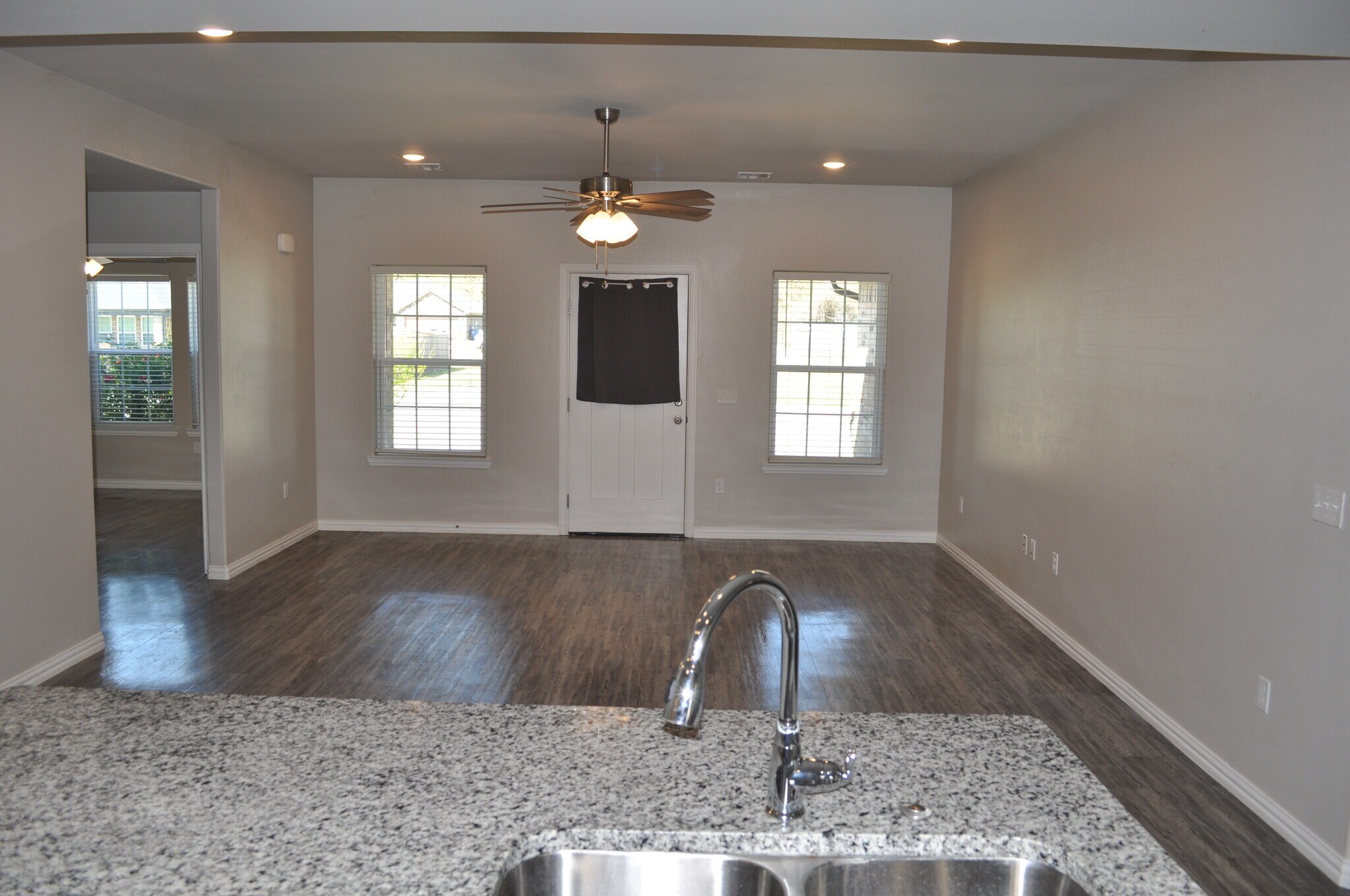 Building Photo - 118 Texoma Mdws