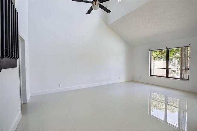 Building Photo - 8201 SW 57th St