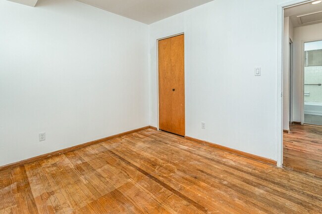 Building Photo - 6352 Clyde Ave