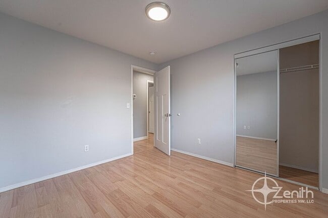 Building Photo - 15408 NE 90th St