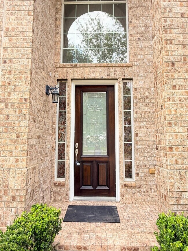 Building Photo - 2214 Jurgensen Ln