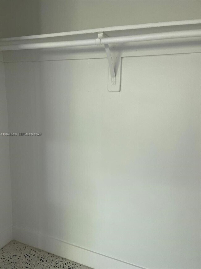 Building Photo - 1484 NW 15th Ave