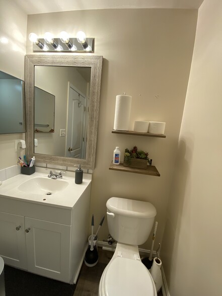 First level bathroom - 1785 Sea Pine Cir