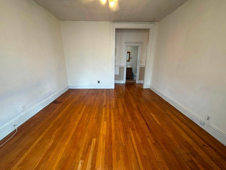 Building Photo - 313 Allston St