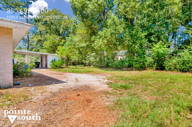 Building Photo - 703 Belrose Ave