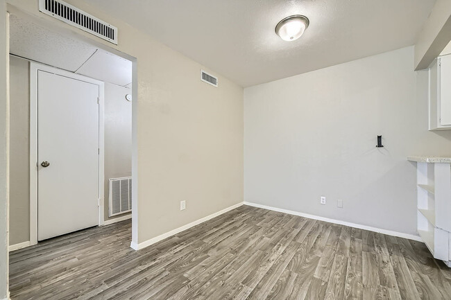 3504 Fawn Valley Dr 2091 - Web Quality - 005 - 06 Dining Room - The Courtland