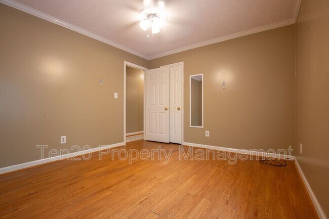 Building Photo - 8284 McKee Rd