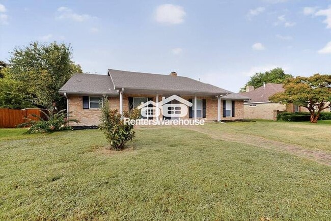 Building Photo - MOVE IN READY COMPLETELY UPDATED - 3BED/2B...