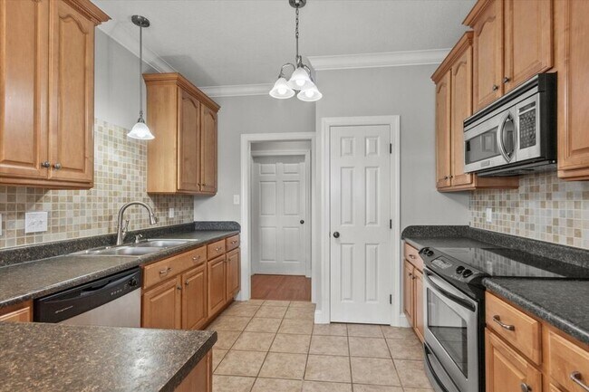 Building Photo - 25756 Iron Gate Dr