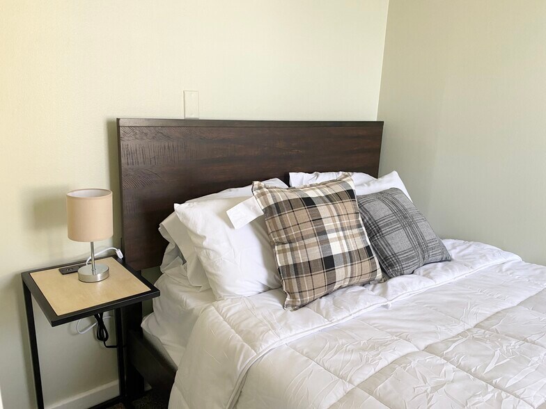 Building Photo - 2838 N Drake Ave