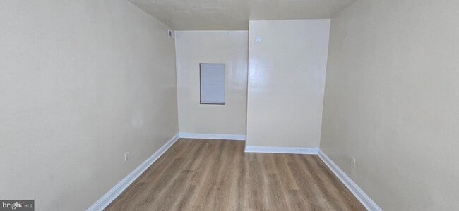 Building Photo - 1255 Meigs Pl NE