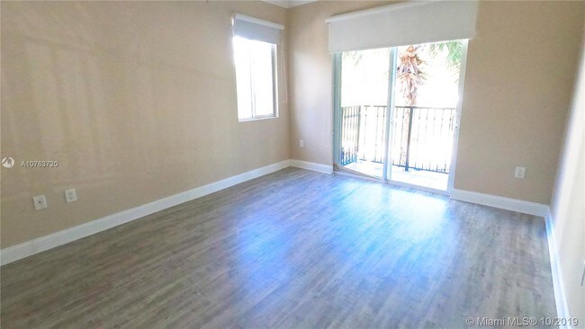 Building Photo - 400 SW 2nd St