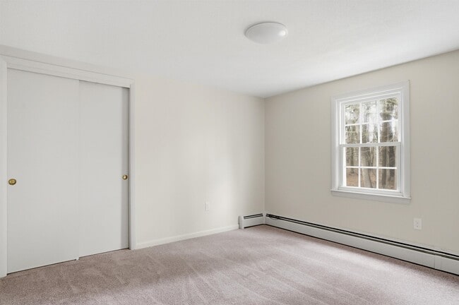 Building Photo - 289 Derry Rd