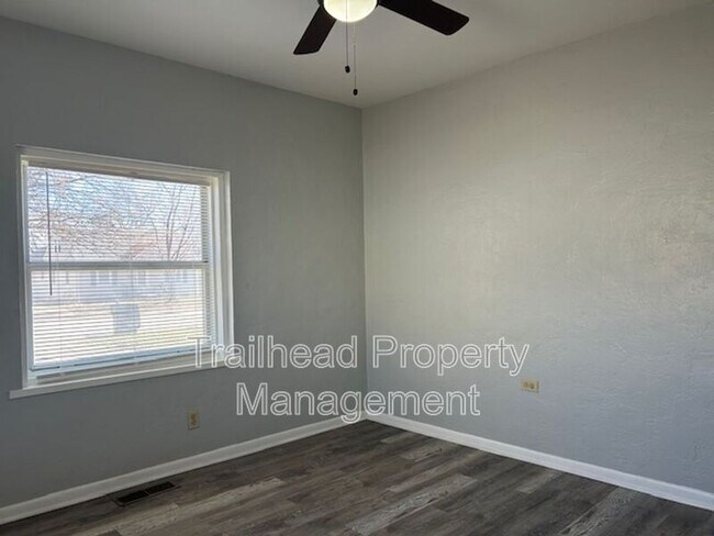 Building Photo - 2104 S Norwood Ave