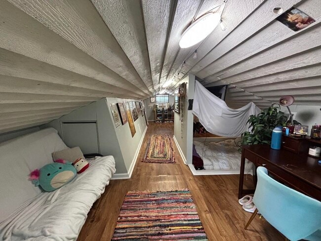 Building Photo - 123 Westridge Dr