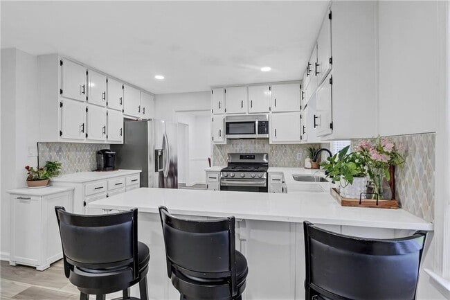 Building Photo - 175 Hunters Glen